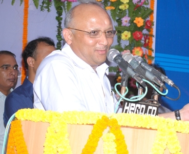 Chairman receiving award